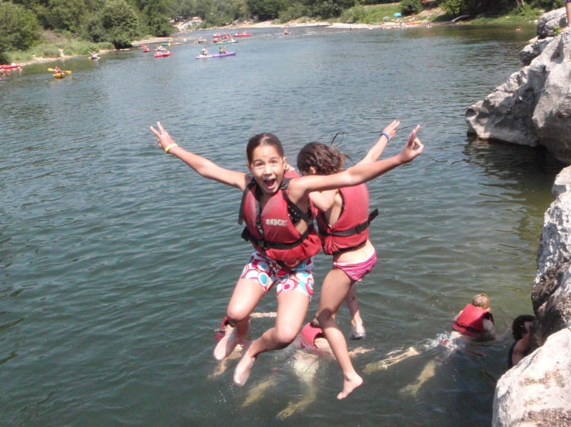 Village Camps International Summer Camp Ard&egrave;che, France 2019-07-26 https://www.villagecamps.com/journals_admin/images/68-1-Alex L and Guilia leap together.jpg